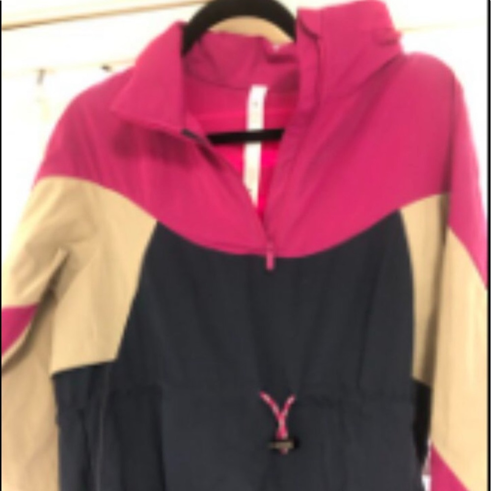 Super Cute Lulu Anorak Jacket perfect condition worn 1 time!